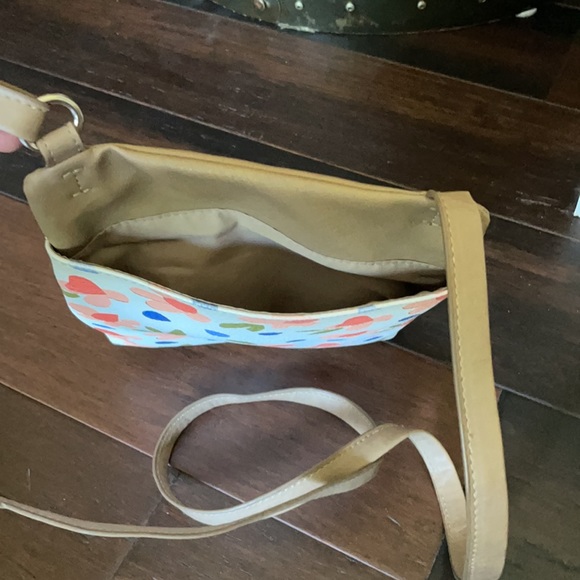 Relic Crossbody - Picture 4 of 7